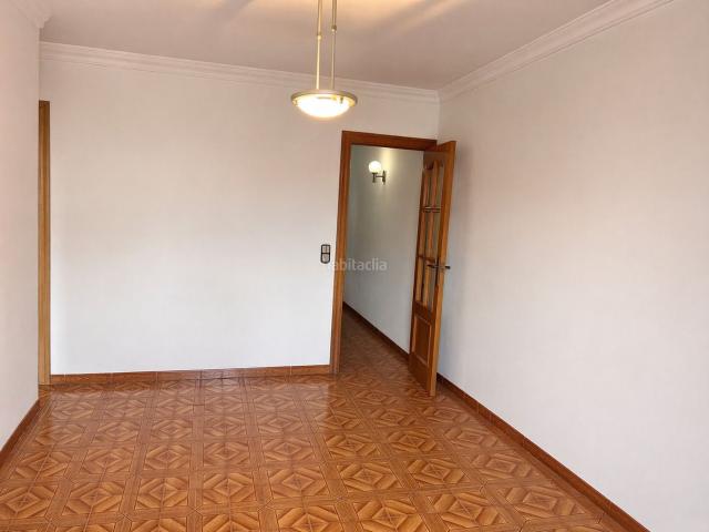 Piso en venta en Cornellà de Llobregat, Riera. Junto Centro Comercial Splau. Pisos Cornellà de.