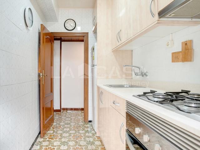 Piso en venta en Cornellà de Llobregat, Sant Ildefons. FANTÁSTICA PROPIEDAD EN INMEJORABLE ZONA!. Pisos Cornellà de.