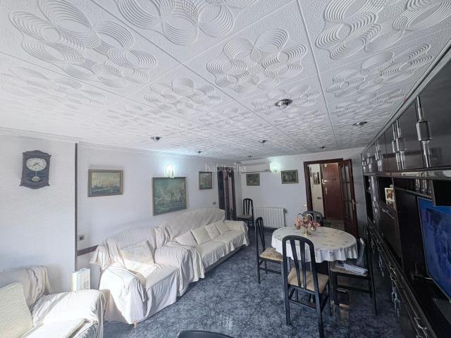 Piso en venta en Cornellà de Llobregat, Sant Ildefons. Piso Carrer del Freixe, Cornellà de Llobregat. Pisos Cornellà de.