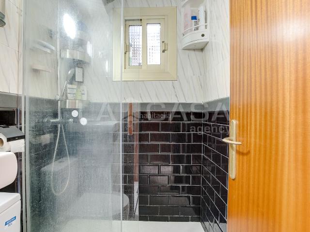 Piso en venta en Cornellà de Llobregat, Sant Ildefons. Piso de 68 m con 3 dormitorios y ascensor en Burí, Cornellà de Llobregat. Pisos Cornellà de.
