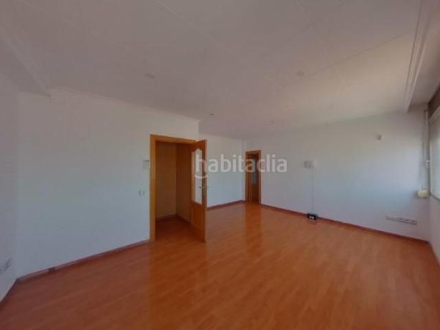 Piso en venta en Cornellà de Llobregat, Sant Ildefons. Piso en venta en avda Sant Ildefons. Pisos Cornellà de.