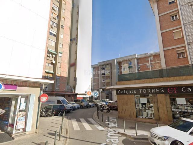 Piso en venta en Cornellà de Llobregat, Sant Ildefons. Venta de piso. Pisos Cornellà de.