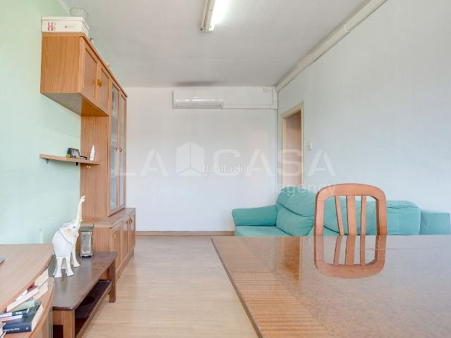 Piso en venta en Cornellà de Llobregat, Sant Ildefons. 3 HABITACIONES COMPLETAMENTE EXTERIOR, CON ASCENSOR!. Pisos Cornellà de.