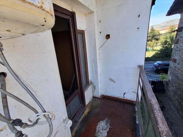 Piso en venta en Corrales de Buelna Los, Cantabria en Calle San Benito