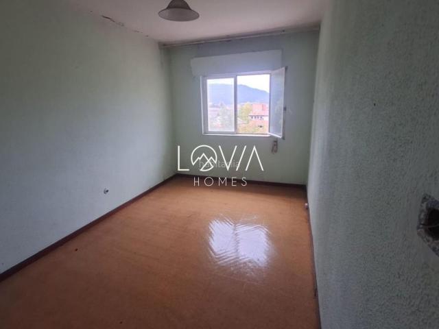 Piso en venta en Corrales de Buelna Los. Oportunidad Piso para reformar en Los Corrales de Buelna. Pisos Corrales de Buelna.