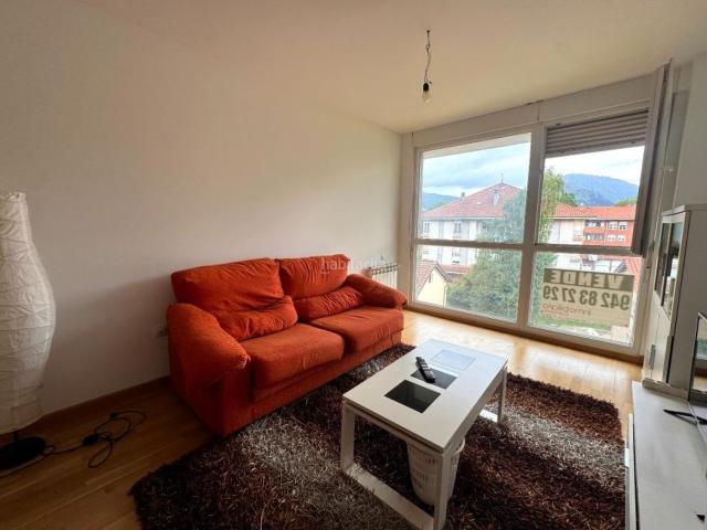 Piso en venta en Corrales de Buelna Los. Piso de tres dormitorios con garaje y trastero en Los Corrales de Buelna. Pisos Corrales de Buelna.