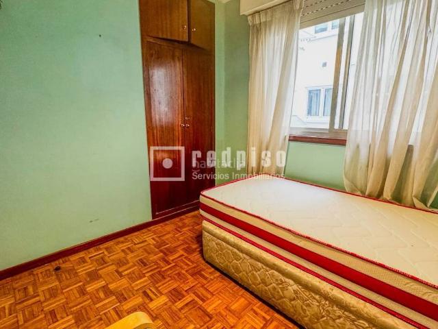 Piso en venta en Coruña A, Agra del Orzán Ventorrillo. AMPLIA VIVIENDA DE 3 DORMITORIOS EN AVENIDA DAS CONCHIÑAS, CON ASCENSOR, TRASTERO Y EXCELENTE UBICACIÓN. Pisos Coruña.