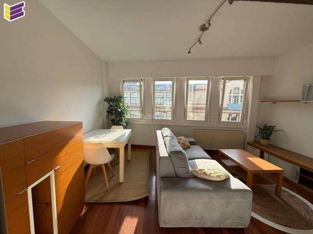 Piso en venta en Coruña A, Cuatro Caminos Plaza de la Cubela. Oportunidad de compra o inversión en el centro de A Coruña. Pisos Coruña.