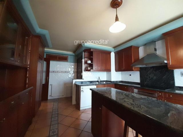 Piso en venta en Coruña A, Cuatro Caminos Plaza de la Cubela. Magnífica vivienda situada en una de las zonas más cotizadas de La Coruña. Pisos Coruña.