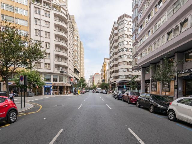 Piso en venta en Coruña A, Ensanche. ¡Oportunidad única en el corazón de Juan Flórez!. Pisos Coruña.