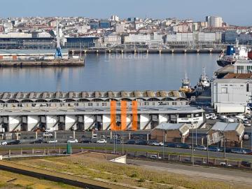 Piso en venta en Coruña A, Los Castros Castrillón. Vivienda en esquina, totalmente reformada y con excelentes vistas perimetrales. Pisos Coruña.