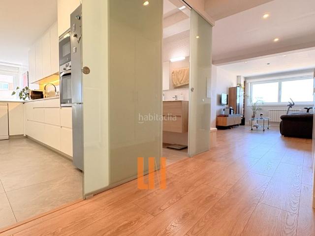 Piso en venta en Coruña A, Los Castros Castrillón. Vivienda en esquina, totalmente reformada y con excelentes vistas perimetrales. Pisos Coruña.