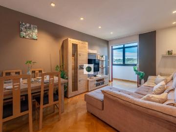Piso en venta en Coruña A, Mesoiro. Cuidado y alegre piso con plaza de garaje, trastero y vistas despejadas. Pisos Coruña.