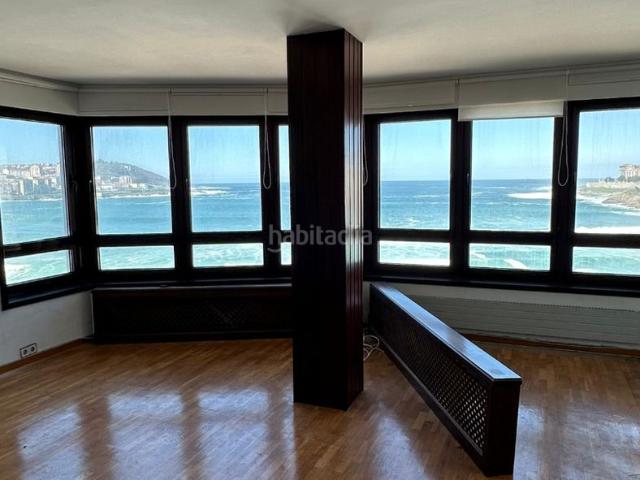 Piso en venta en Coruña A, Monte Alto Zalaeta Atocha. ESPECTACULAR VIVIENDA EN LA PLAYA DEL ORZÁN. Pisos Coruña.
