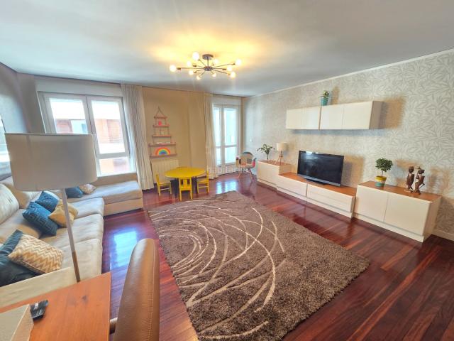 Piso en venta en Durango. Espectacular y amplio piso de 4 habitaciones. Pisos.