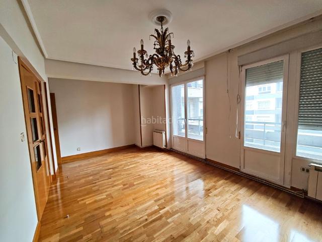 Piso en venta en Durango. Piso céntrico y luminoso de 4 dormitorios y un baño. Pisos.