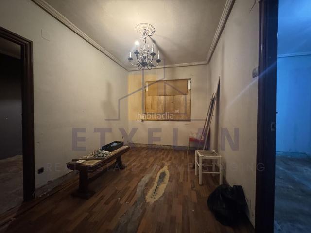 Piso en venta en Durango. Piso en Durango para reformar, con muchas posibilidades. Pisos.