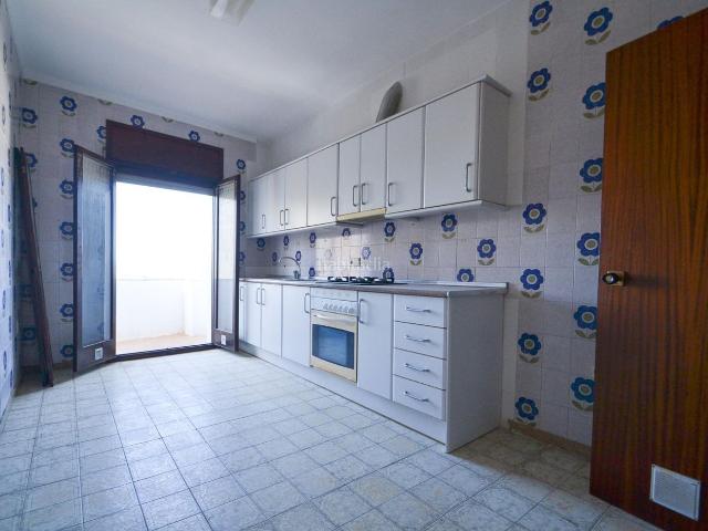 Piso en venta en Deltebre Costa Dorada. Amplio Piso en Segunda Planta con Garaje en Venta. Pisos.