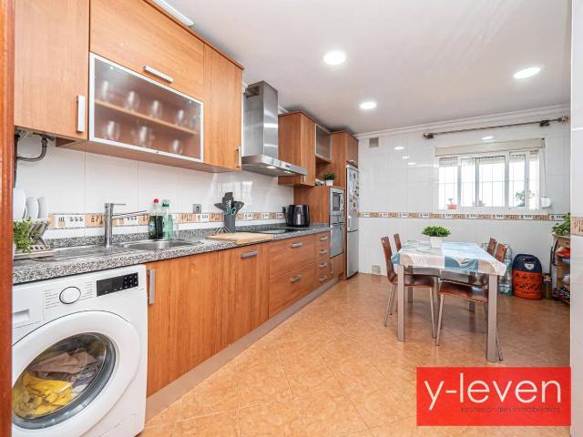 Piso en Venta en Distrito Zeta Recinto Ferial Cortijo de Torres