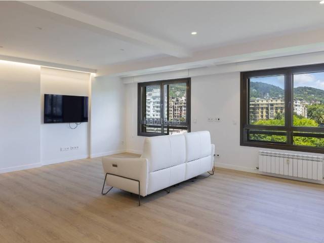 Piso en venta en Donostia San Sebastián, Área Romántica. Piso en venta en Centro20004. Pisos Donostia San.