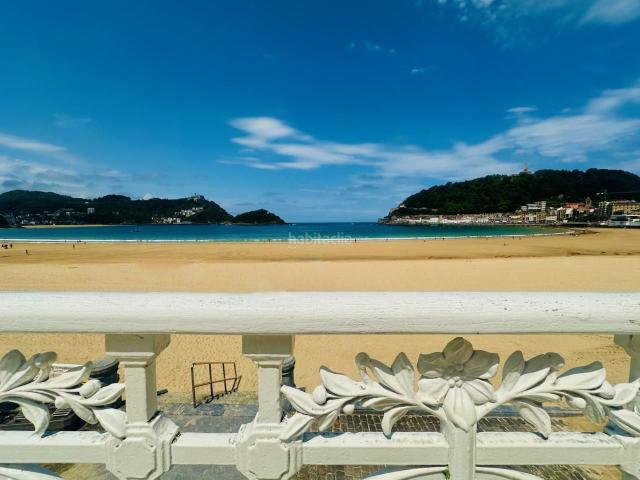 Piso en venta en Donostia San Sebastián, Área Romántica. Playa de la ConchaCalle MarinaDonostia. Pisos Donostia San.