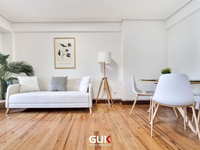 Piso en venta en Donostia San Sebastián, Bidebieta. 3 habitaciones. 2 baños. Pisos Donostia San.
