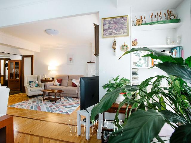 Piso en venta en Donostia San Sebastián, Gros. Piso en Gros de 155 m2 con 4 habitaciones, 2 baños, 2 terracitas. A 300 metros de la playa. Pisos Donostia San.