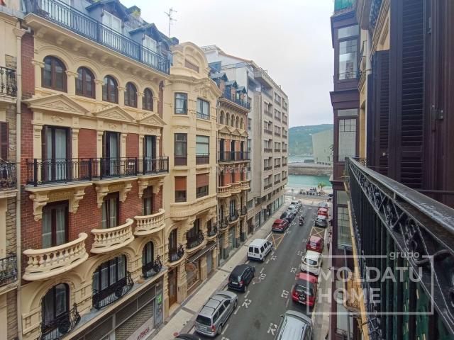 Piso en venta en Donostia San Sebastián, Parte Vieja. PISO EN VENTA EN EL ENSANCHE. Pisos Donostia San.