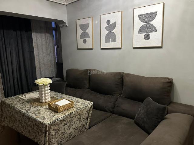 Piso en venta en Dos Hermanas, El Arenal La Pólvora. Se vende Magnifico piso de 3 habiaciones, 1 baño y terreza, amueblado. Pisos Dos.