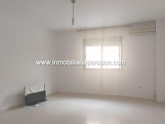 Piso en venta en Écija. Oportunidad única en la zona El Puente en Écija!. Pisos.