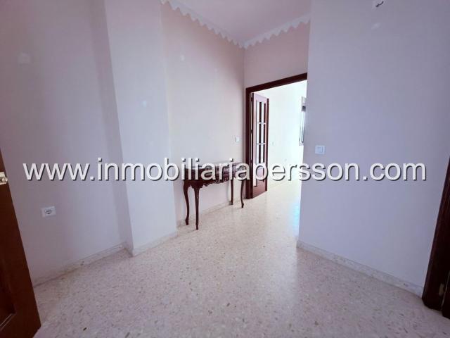 Piso en venta en Écija. Fantástico piso en Écija, zona de la Alcarrachela, amplio y luminoso. Pisos.