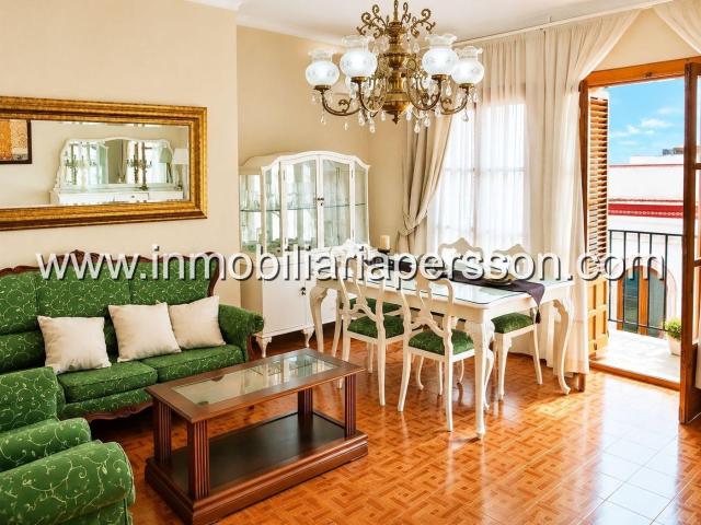 Piso en venta en Écija. Gran Piso de 134 m2 con 2 Terrazas y Balcón a escasos metros de plaza Puerta Cerrada en Écija. Pisos.