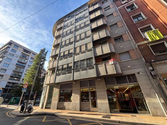 Piso en venta en Eibar. AMPLIA VIVIENDA DE 3 HABITACIONES EN EL CORAZON DE EIBAR. Pisos.