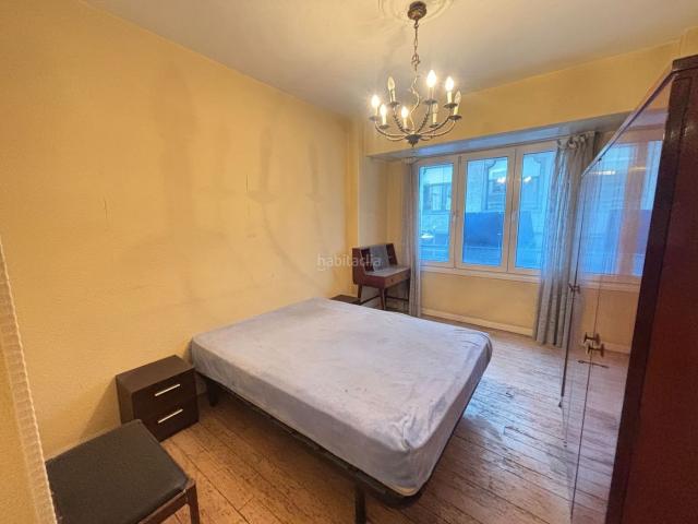 Piso en venta en Eibar. Vivienda con muchas posibilidades de reforma en la calle Toribio Etxeberria. Pisos.