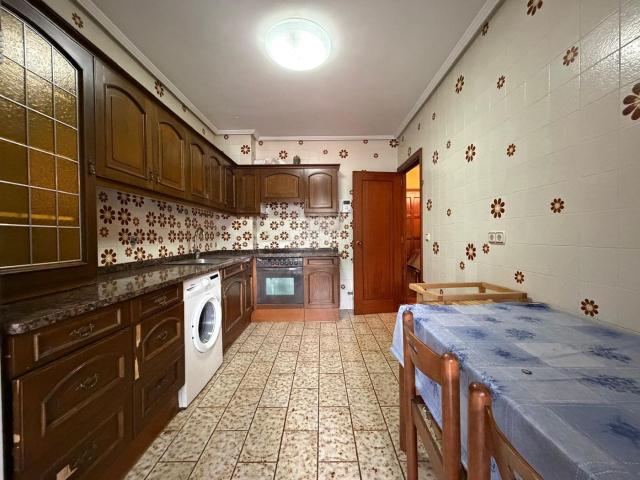 Piso en venta en Eibar. vivienda exterior con vistas panorámicas en Eibar. Pisos.
