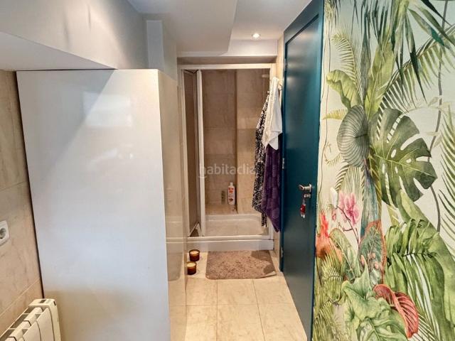 Piso en venta en Eibar. Vivienda luminosa y totalmente exterior en Muzategi, con trastero incluido. Pisos.