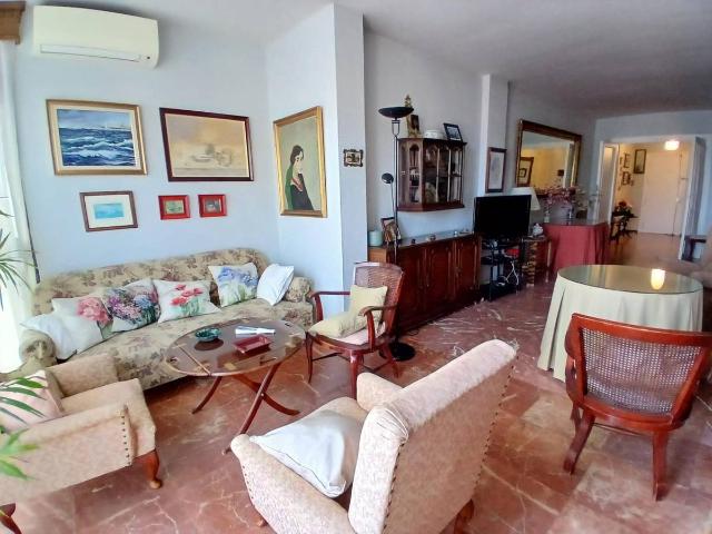 Piso en Venta en El Palo