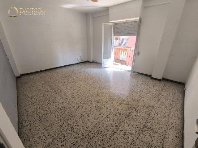 Piso en Venta en El Raval Portes Encarnades