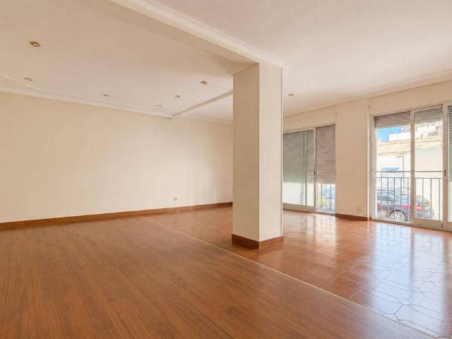 Piso en Venta en El Raval Portes Encarnades