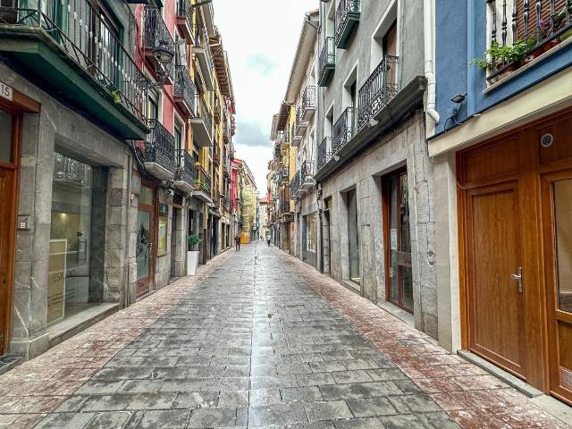 Piso en venta en Elgoibar Guipúzcoa – 4 dormitorios con balcón y gran luminosidad