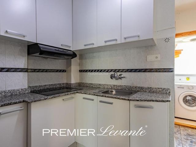Piso en venta en Elda, Las Trescientas San Francisco Ciudad Vergel. Piso de 3 dormitorios con cocina equipada y galería en Elda. Pisos.