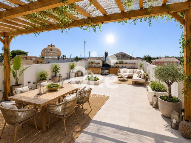 Piso en venta en Eliana l´, El Carme Sant Agustí Bonavista. One SAB Inmobiliaria te presenta EN EXCLUSIVA esta vivienda en La Eliana, junto a San Antonio de Benagéber. Pisos Eliana.