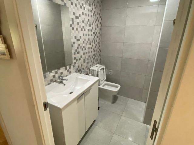 Piso en venta en Eliana l´, Pueblo. Luminoso piso con ascensor frente al metro de La Eliana. Pisos Eliana.