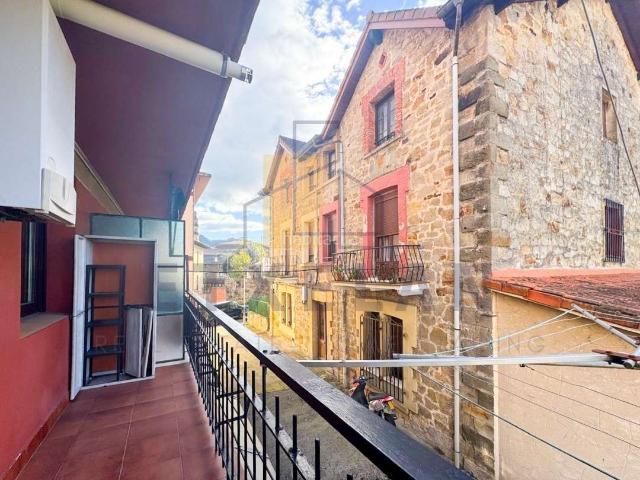 Piso en venta en Elorrio. hermoso piso con 4 dormitorios, camarote y ascensor a cota 0 en el centro de Elorrio. Pisos.