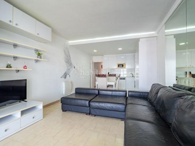 Piso en venta en Empuriabrava, Sant Maurici Costa Brava. Bonito apartamento con vistas al lago de Sant Maurici en Empuriabrava. Pisos.