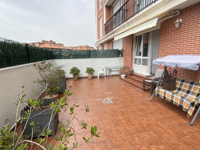 Piso en venta en Entrambasaguas. Bajo terraza de 38m2 La RañadaEl Bosque junto a Solares. Pisos.