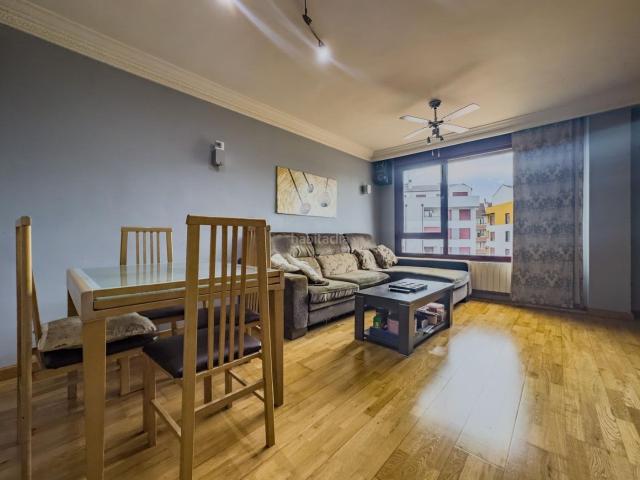 Piso en venta en Entrambasaguas. Piso a la venta en urbanización con piscina. Pisos.