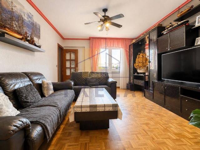 Piso en venta en Erandio. Piso de 4 habitaciones en Astrabudua, amplio y en muy buen estado. Pisos.