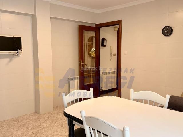 Piso en venta en Ermua. Vivienda en venta en Ermua Zona llana, exterior y muy luminosa. Pisos.