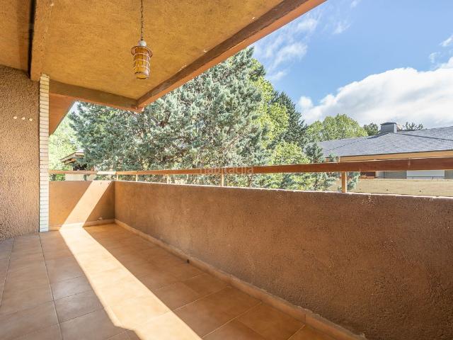 Piso en venta en Escorial El, Navalquejigo Los Arroyos. INMOBILIARIA HOGARES EL ESCORIAL VENDE ESTE ESPECTACULAR PISO CON PISCINA EN EL ESCORIAL LOS ARROYOS. Pisos Escorial.